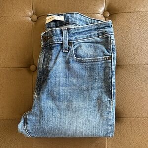 Levi's Mid Rise Skinny Jean Size US 8